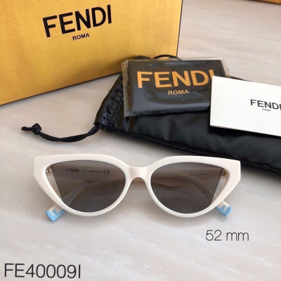 New Fendi Way Cat-Eye Sunglasses รุ่น FE40009I