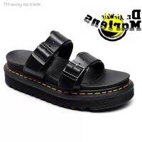 【รองเท้าแตะ】 Dr . Martens Air Wair รองเท้าแตะหนังแพลตฟอร์มสําหรับผู้หญิง Christmas Gift