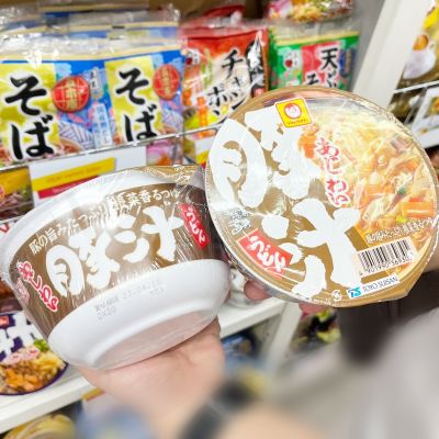 ❤️พร้อมส่ง❤️   Toyo  Suisan  Maruchan Ajiwai Pork Udon 109 g. อุด้งรสซุปมิโซะหมู  🇯🇵 Made in Japan 🇯🇵   อุด้งกึ่งสำเร็จรูป รสซุปมิโซะ ผสมหมูอิจิไว 🔥🔥🔥