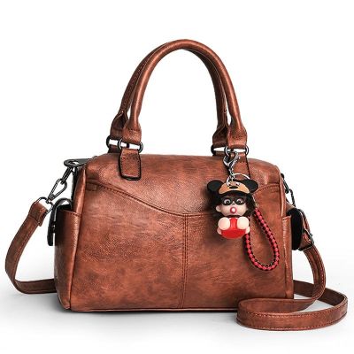 New female bag on the new 2021 European and American fashion handbag high-capacity soft leather shoulder inclined shoulder bag