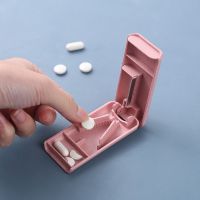 [HOT ZUQIOULZHJWG 517] 1PC Medicine Pill Holder เครื่องตัดแท็บเล็ต Splitter Pill Case Mini ที่มีประโยชน์แบบพกพากล่อง Pill Tablet Pill Cutter Divider