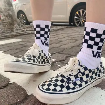 Long socks best sale with vans