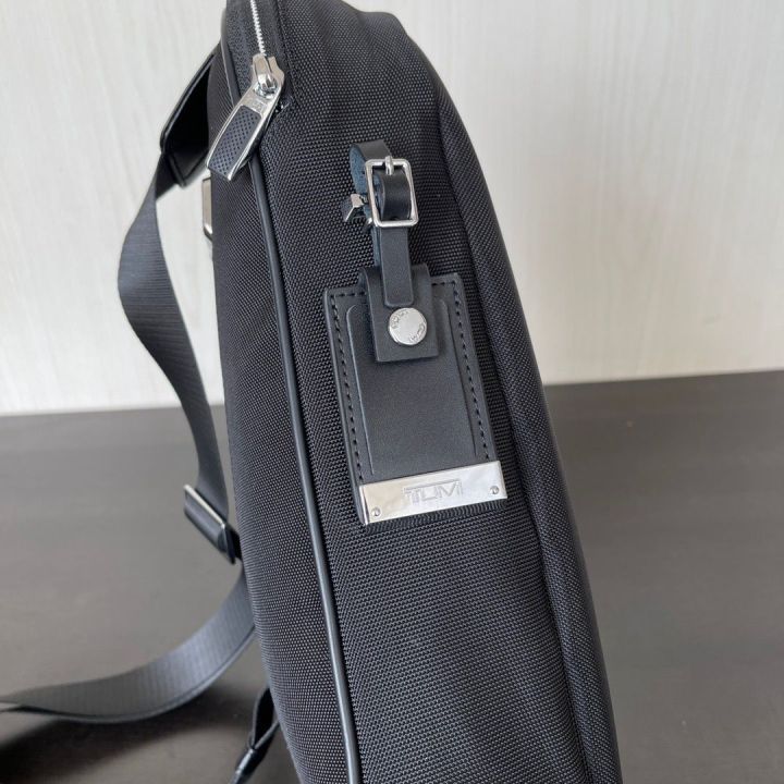 25503010-tui-มาถึง-series-ลำลองธุรกิจกระเป๋าเป้สีทึบกระเป๋าคาดหน้าอกของผู้ชายสำหรับการเดินทาง