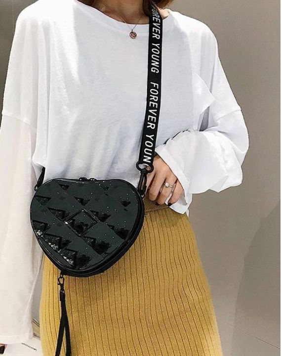 Amazon.com: CGYGP Cute Heart Purse for Women Girls Vegan Leather Crossbody  Satchels Shoulder Handbag With Wrist Strap (Black) : Clothing, Shoes &  Jewelry