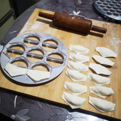 ใหม่ชงเกี๊ยวกด Pelmeni แม่พิมพ์ R Avioli Pierogi เกี๊ยวรัสเซีย Empanada แสตมป์รูปแบบ Vareniki เครื่องมือเนื้อ Tortilla P Resser แป้ง