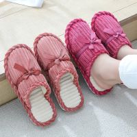 รองเท้าใส่ในบ้าน พื้นยาง กันลื่น slipper สลิปเปอร์ สีพื้น เท้าอวบเพิ่ม 1 ไซส์（Life）