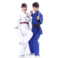 ชุดยูนิฟอร์ม Jitsu BJJ Judo GI กิโมโนผ้าฝ้ายทอสองชั้นสีขาวสีฟ้าชุดยูโด100% ชุดยูโด