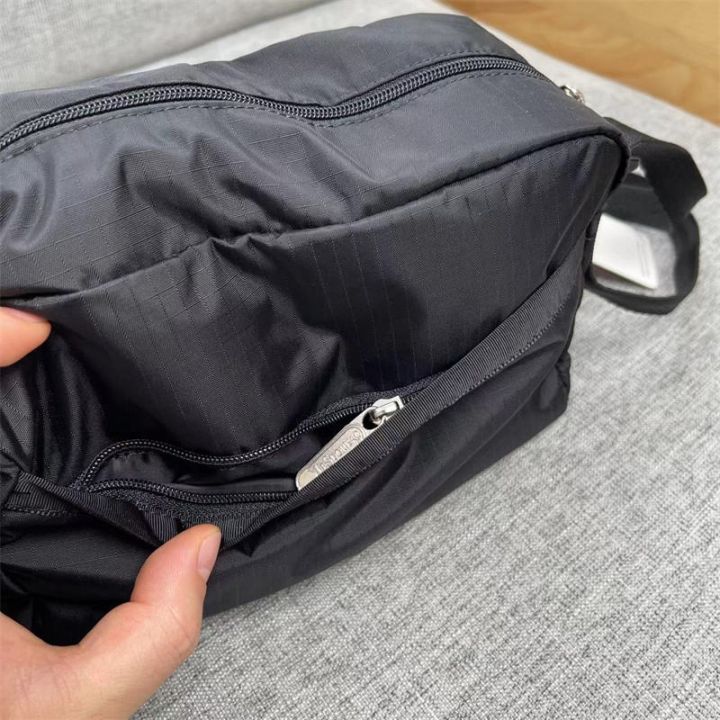 lesportsac-สีดำกระเป๋าแฟชั่น-messenger-กระเป๋าผ้าน้ำหนักเบาหญิงกระเป๋าสะพายกันน้ำ-2434