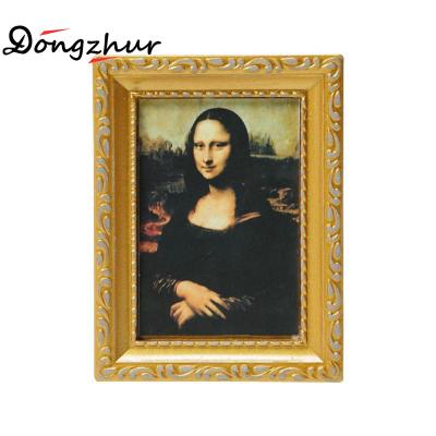 【HOT SALE】 Rokomari Fashion House Dongzhur บ้านตุ๊กตา1:12ขนาดเล็กอุปกรณ์ตกแต่งโบราณภาพวาด Menny Mona Lisa บ้านตุ๊กตาไม้ DIY