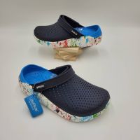 รองเท้าลำลอง Crocs LiteRide Graphic Clog