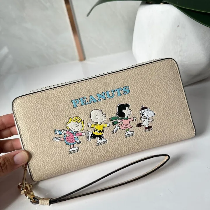 Coach CF219 Coach x ..S Long Zip Around Wallet in Ivory Refined  Pebble Leather with Snoopy and Friends Motif - Women's Wallet | Lazada PH