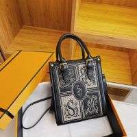 [COD] luxury embroidered square bag womens 2022 autumn new temperament all-match exquisite messenger ladies