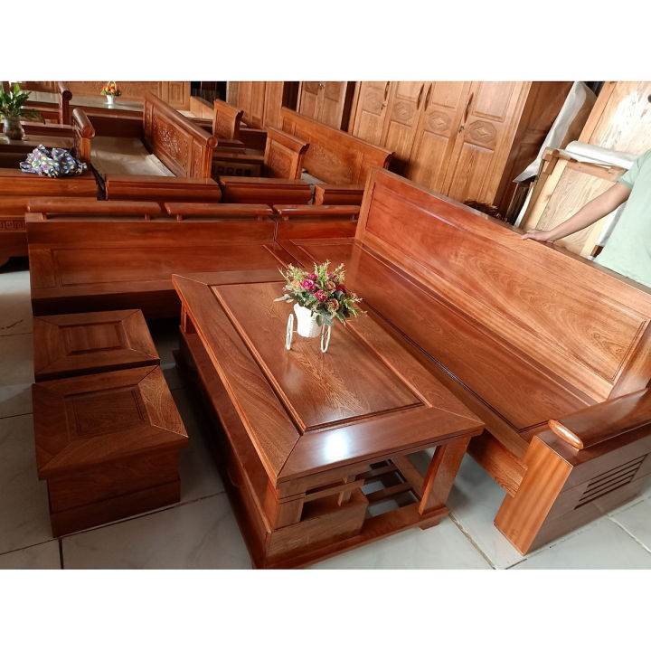 Bàn ghế phòng khách gỗ xoan đào của chúng tôi là lựa chọn hoàn hảo cho một không gian sống đẹp và đầy phong cách. Thiết kế tinh tế, chất liệu gỗ xoan đào bền đẹp, đây là những ưu điểm nổi bật của sản phẩm. Xem ngay hình ảnh để tìm kiếm sự hoàn hảo cho không gian sống của bạn.