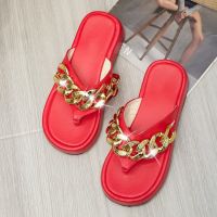 Foreign trade big yards thick low slippers female 2022 new Europe and the States flat chain decoration flip-flops beach shoes