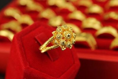 apata jewelry แหวนดอกพิกุลใหญ่ 2 สลึง แหวนทองชุบ ชุบทองแท้ ทองไมครอน โดยช่างทองเยาวราช จากบล็อคทองแท้ สวยเหมือนแท้ ไม่ลอกไม่ดำไม่แดง