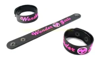 WONDER GIRLS wristband ริสแบนด์ งานแกะขึ้นโมล ปั้มนูน สองชั้น สวยงาม คุณภาพสุดๆ สินค้าส่งต่างประเทศ ปรับขนาดข้อมือได้สองขนาด 2-3 วันรับของ WGR90NNN