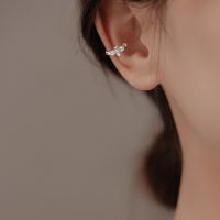 [Free ship] and zircon bee ear clip without hole creative smart bone cute earring foreign trade