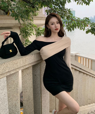 เซ็กซี่ที่ไม่มีสายหนังความคมชัดสีเย็บกระเป๋าสะพายไหล่ชุดเดรสสะโพกหญิง Shen Zhunian ฤดูใบไม้ร่วงใหม่กระโปรงสั้น