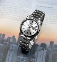 SEIKO 5 Automatic รุ่น SNKK65K1 นาฬิกาข้อมือผู้ชาย สายสแตนเลส สีเงิน - มั่นใจ ของแท้ 100% ประกันสินค้า 1 ปีเต็ม