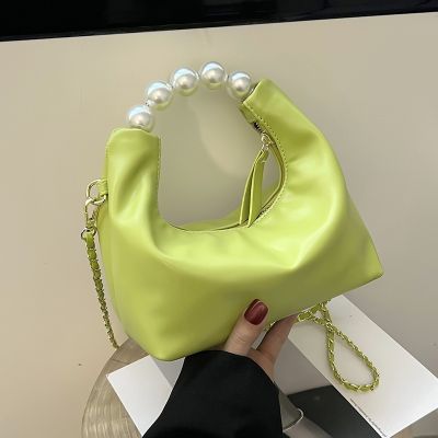 Han edition joker pearl handbag 2022 new spring his female alar han edition single shoulder bag bag fashion chain