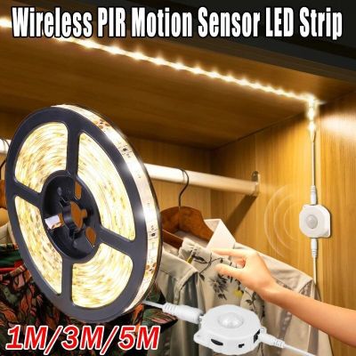 Wireless PIR Motion Sensor LED Strip Light USB Auto on/off Stair Wardrobe Closet Kitchen LED Light Lamp 1M/5M White/Warm LED Strip Lighting