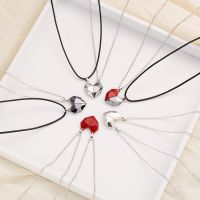 2Pcs Magnetic Couple Necklace Lover Heart Distance Paired Pendant Projection Necklaces For Women Jewelry Valentine 39;s Day Gift