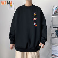 WOMA เสื้อสเวตเตอร์ผู้ชายลายพิมพ์เกาหลี เสื้อสเวตเตอร์ผู้ชายหลวม  แฟชั่นผู้ชายแขนยาวพิมพ์ด้านบน เสื ้อแขนยาวผช