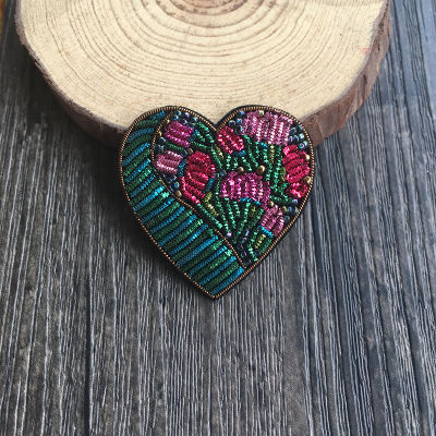 The new 2019 Rose brooch hand-sewn heart atmospheric simple DIY free shipping Indian silk flower brooch plant