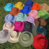 Topi Bucket สำหรับผู้หญิงหมวกแก็ป2023เว้า-นูนด้านบนหมวกฟางสายโซ่สีลูกอมฟางแบบทอกลางแจ้งชายหาดชายกระโปรงขนาดใหญ่ที่บังแดดหมวกบังแดดหมวกฟาง