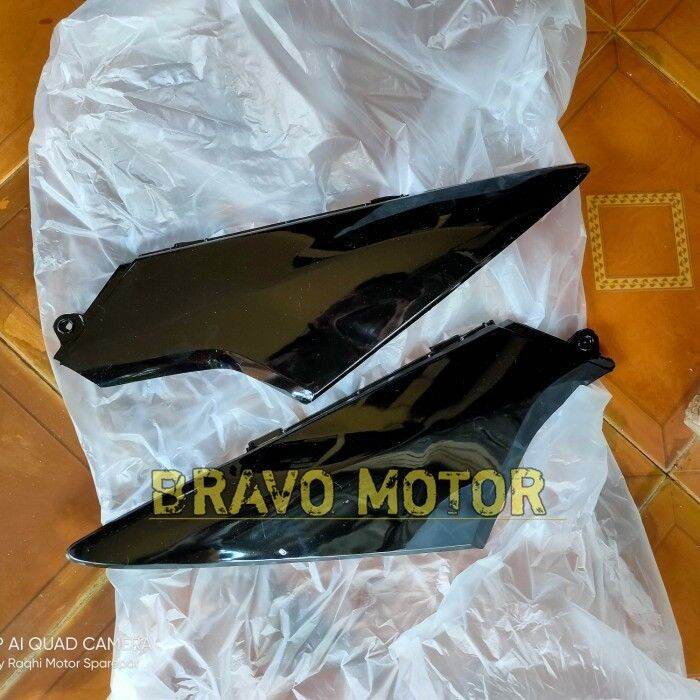 Cover sambungan body/tutup Box Aki Supra X 125 Batman - Pnp Supra X 125