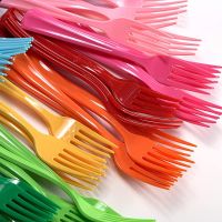 Eco-Friendly Solid Color Plastic Cutlery Pink Blue Yellow Disposable Knives Spoons Forks Wedding Birthday Party Picnic Supplies