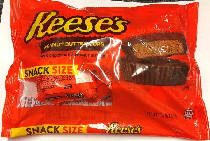 Reeses Peanut Butter Cups Snack Size  น้ำหนัก 297 กรัม exp.31/01/24