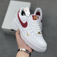 2023 Force 107 Low AF1 รองเท้าผ้าใบลําลอง สําหรับผู้ชาย ผู้หญิง สีขาว สีแดง CZ0270-104