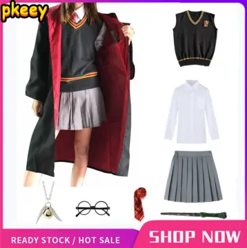 Sao nữ “Harry Potter” mặc váy được cố định bằng vật nhọn bên trong