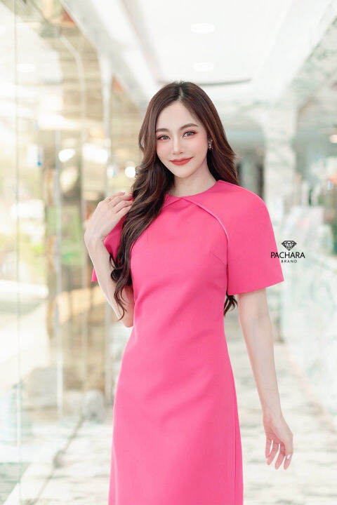 เดรสยาวคอกลมสีชมพูบานเย็น-แต่งแขนสั้นคลุมไหล่สองข้าง-ช่วงเอวเข้ารูปสวย-เนื้อผ้าหนามีซับในอัดกาวอย่างดี-งานซิปด้านหลัง