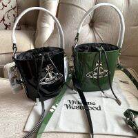 Vivienne Westwood ฤดูใบไม้ร่วงและฤดูหนาวใหม่ Tas Setengah Baya ดาวเสาร์ Cowhide กระเป๋าทรงถังซับกระเป๋าเอกสารแบบถือกระเป๋าสะพายไหล่