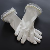 ✥❃✒ Black White Gloves Women Short Bridal Party Satin Gloves Stretchy Girl Gloves Lace Pearls Bridal Gloves Wedding Accessories