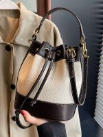 This years popular niche design bags 2023 new womens bags fashion all-match Messenger bag commuting hand bucket bag 【QYUE】