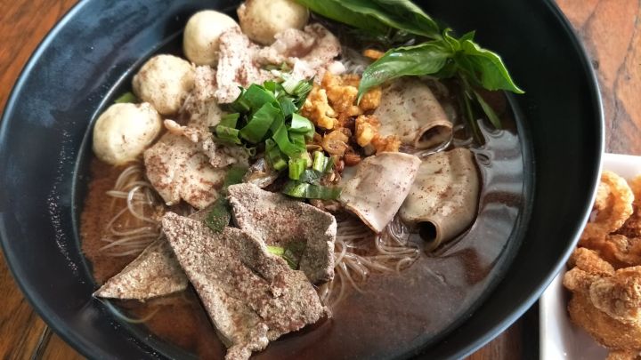 ซอสก๋วยเตี๋ยวเรือ-สูตรดั้งเดิมเข้มข้น-ซอสทำซุปก๋วยเตี๋ยวเรือ-mr-noodles-น้ำซุปเข้มข้นหอมเครื่องเทศ-อร่อยกลมกล่อม-ทำง่าย-สะดวก