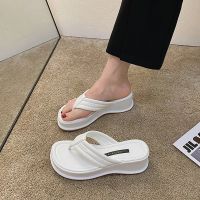 ﹊❒♧Korea Ouni flip-flops fashion INS trendy thick-soled slippers 2021 new women s summer outer wear high sandals