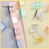 YOUTH BEAUTY 20PCS เครื่องเขียนสเตชันเนอรี อุปกรณ์การเรียนสำหรับโรงเรียน มัลติฟังก์ชั่นการใช้งาน ที่หนีบยึดแฟ้ม โปร่งใสโปร่งใส สีลูกอมสี คลิปมุมมุม คลิปกระดาษจดหมาย แฟ้มกระดาษสำหรับทดสอบ คลิปแบบกด