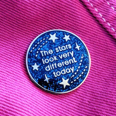 【CW】 Glitter Stardust David Bowies Hard Enamel Pin The Very Different Today Metal Badge Star Lapel Pins
