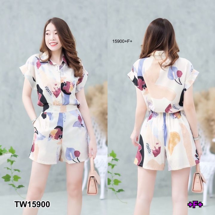 tw15900-set-เสื้อเชิ้ตไหล่ล้ำแขนพับ-พิมลายกราฟฟิก-กางเกงขาสั้น-พิมลายเข้าเซต