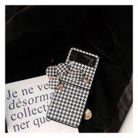 (ร้อน) เก๋และสง่างาม Houndstooth ปุ่มแบบพกพาสร้อยข้อมือหนัง PU กรณีศัพท์สำหรับ S Amsung G Alaxy Z พลิก3 4 5กรัมฮาร์ดพีซีปกหลัง