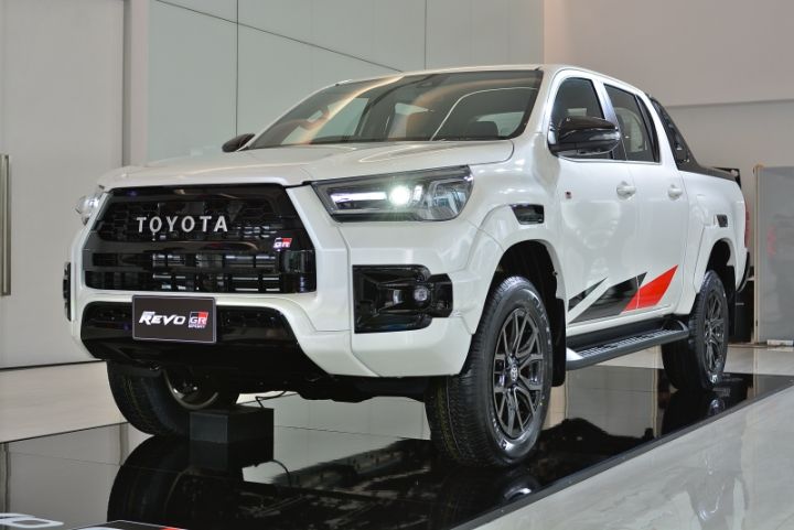 ชุด-plastics-ซุ้มล้อ-ของแท้-hilux-revo-2021-23-4-ล้อ-ชุดหน้า-หลัง-บังโคลน-สีดำ-และ-trim-สีเงิน-เบิกศูนย์-toyota