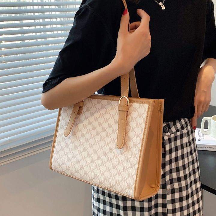 hot-sale-high-end-bag-womens-all-match-large-capacity-tote-2023-new-summer-niche-fashion-shoulder