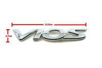 V2. ป้ายโลโก้ TOTOTA VIOS(ตัวเก่า) พลาสติกสีโครเมี่ยม ขนาด 13.5X2.7cm ติดตั้งด้วยเทปกาวสองหน้าด้านหลัง