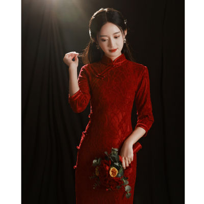 สีแดงปรับปรุง Cheongsam ขนมปังเสื้อผ้าย้อนยุคจีนชุดสตรีประตูหลังเสื้อผ้าเจ้าสาวสามารถสวมใส่ชุดหมั้น