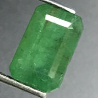 มรกตบราซิล 2.78cts, 9.5x6.2x5.5mm ทรงแปดเหลี่ยม หินธรรมชาติ 100% ไม่เผา Certified  Brazil Emerald 2.78cts, 9.5x6.2x5.5mm Octagon shape 100% Natural Gemstone