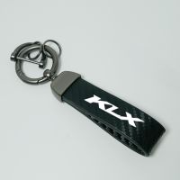 New Motorcycle key chain Ring Carbon Fiber Metal Keychain Horseshoe Buckle for Kawasaki KLX 250 650 500 Motorcycle Keychain